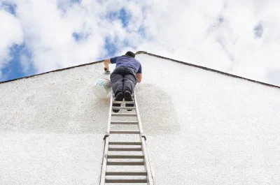 Peinture extérieure à Sainte-Céronne-lès-Mortagne — façades et ravalement